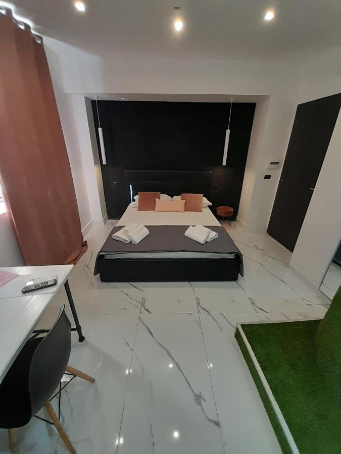 Tiffany & Babylon Luxury Stay Napoli Esterno foto