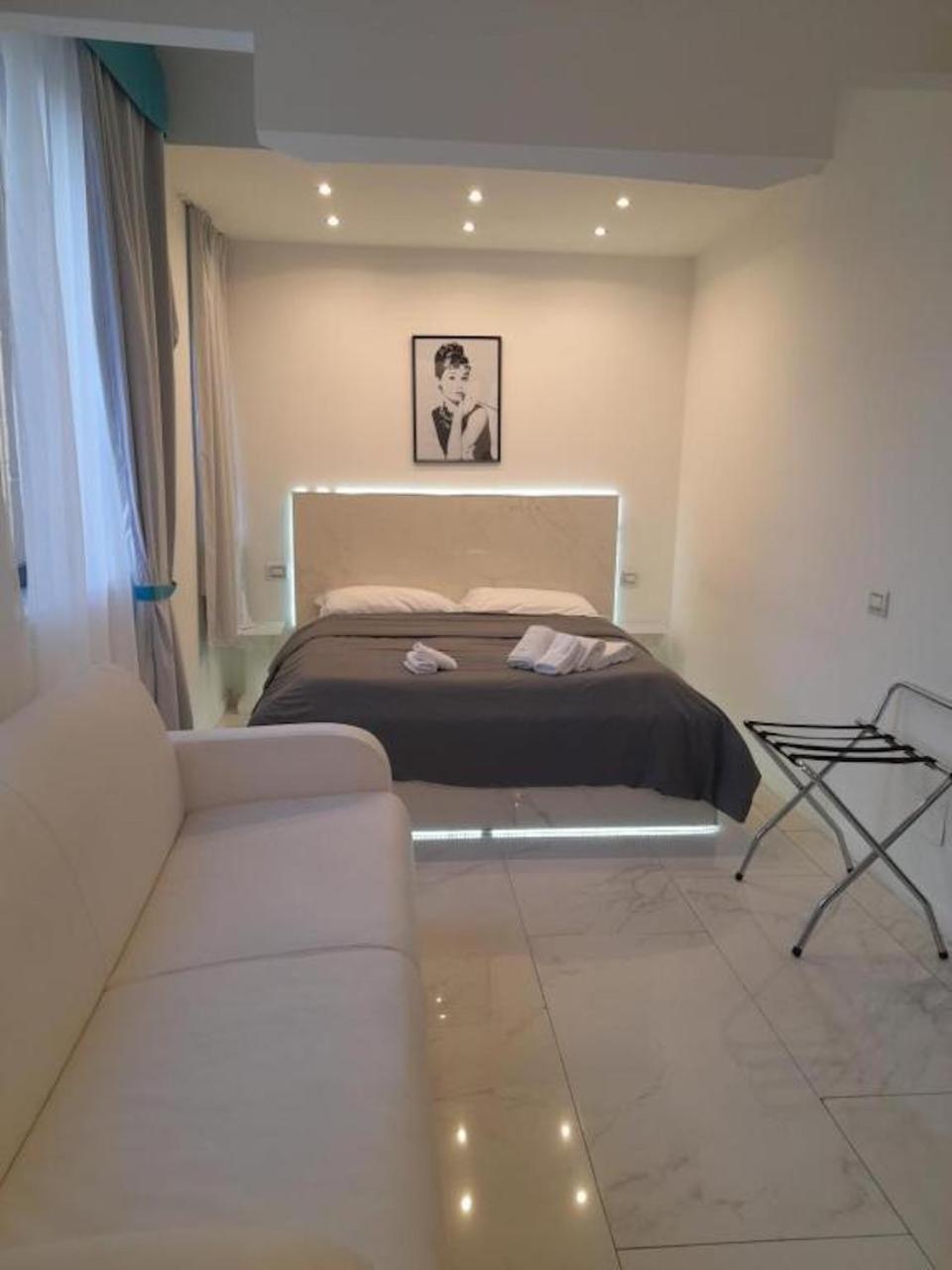 Tiffany & Babylon Luxury Stay Napoli Esterno foto